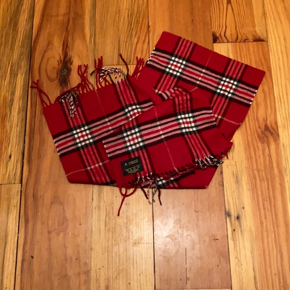 Cashmink by V. Fraas red plaid scarf